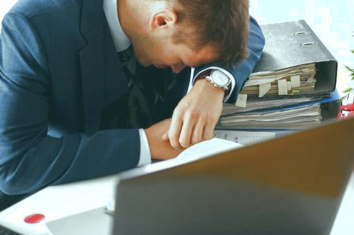 خطرات نخوابیدن بی خوابی