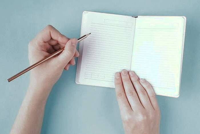 داشتن لیست کارهای روزانه از تکنیک های مراقبت از خود  لیست کار های روزانه