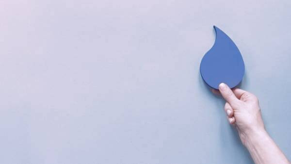 علت تجمع آب در بدن  آب در بدن