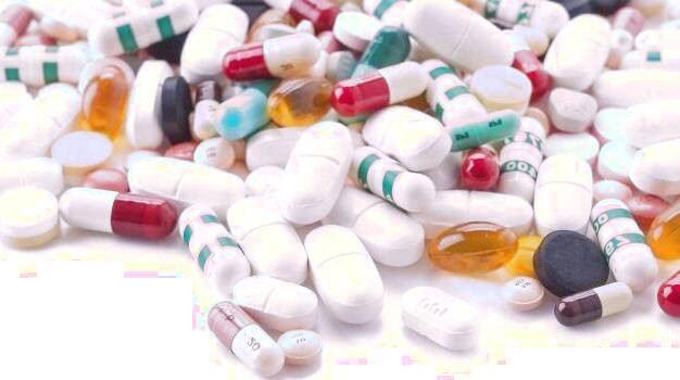 علت تجمع اب زیر پوست  داروها