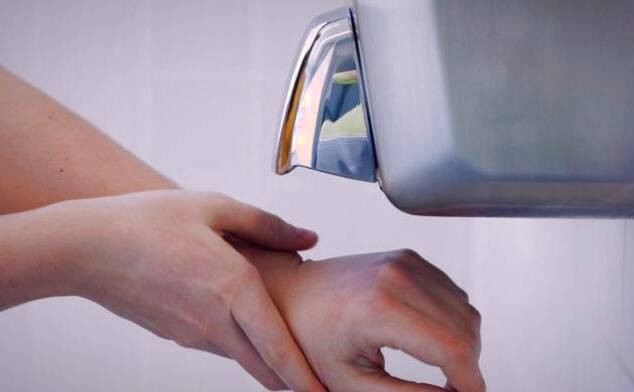 دست خشک کن برقی