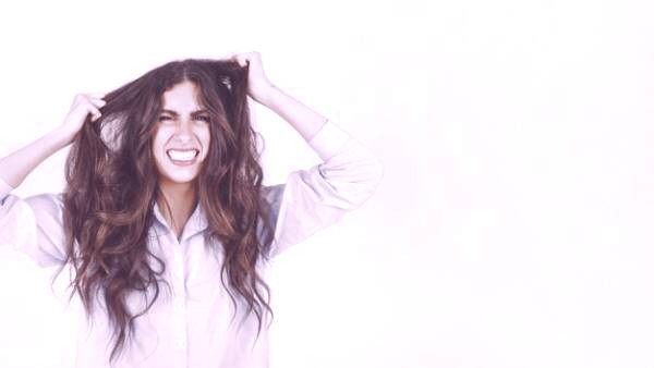 آسیب به خود