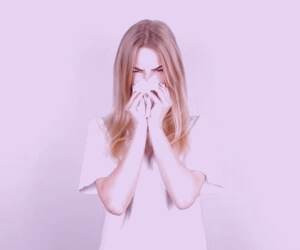 بررسی فواید عطسه در طب اسلامی و طب مدرن