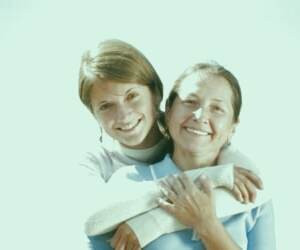 فواید آغوش گرفتن | مزایای اصلی آغوش گرفتن برای آرامش روانی و تسکین