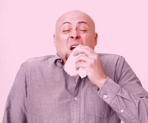 عطسه و آبریزش بینی صبحگاهی: 10 راهکار خانگی موثر