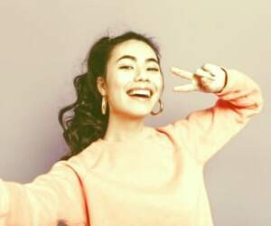 بررسی تأثیرات نامطلوب عکس سلفی بر زیبایی و جوانی پوست