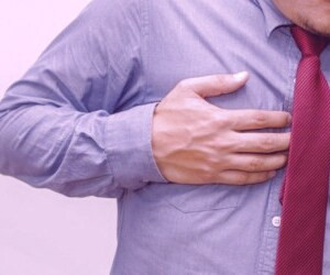 بررسی علائم درد قفسه سینه و تشخیص مشکلات قلبی