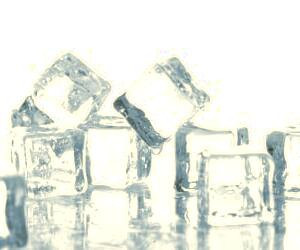 بهبود هضم و خواب با استفاده از یخ پشت گردن