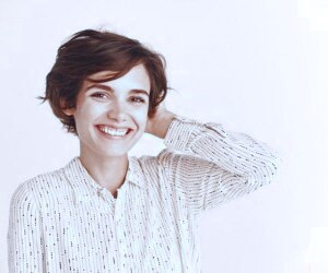 عوامل ایجاد کننده خنده های عصبی و راه های درمان آن