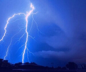 رابطه میان سردرد شدید و پدیده جوی رعد و برق