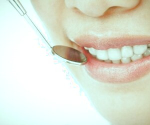 بررسی غذاهای آسیب رسان به سلامت دندان ها
