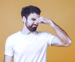 بررسی علل بوی نامطبوع معده و راهکارهای موثر برای رفع بوی بد دهان ناشی از مشکلات گوارشی