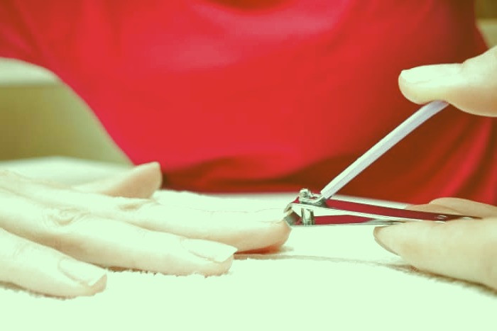 گرفتن ناخن ها