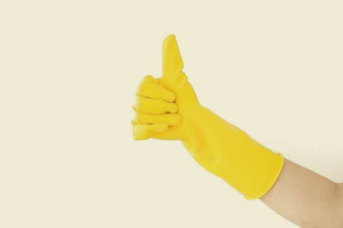 استفاده دست کش 