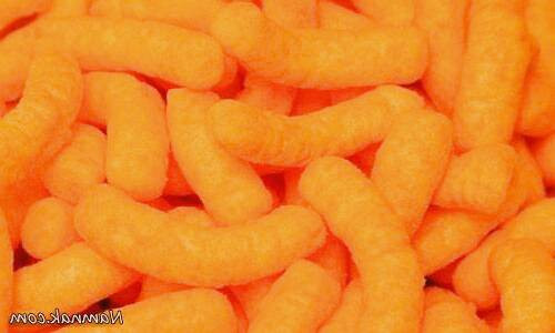 خوردن پفک برای کودکان زیر دو سال ممنوع !