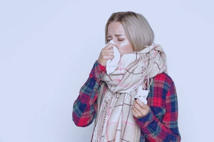 فایده های عطسه