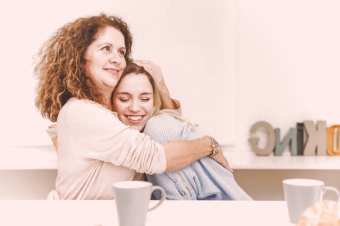  آغوش گرفتن یکدیگر