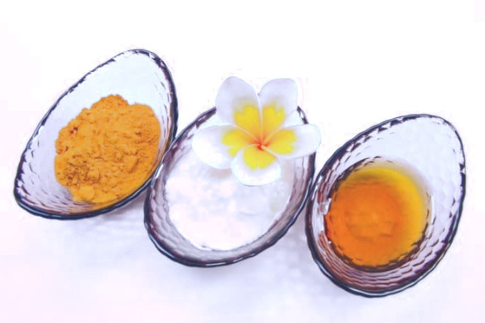 زرد چوبه و عسل