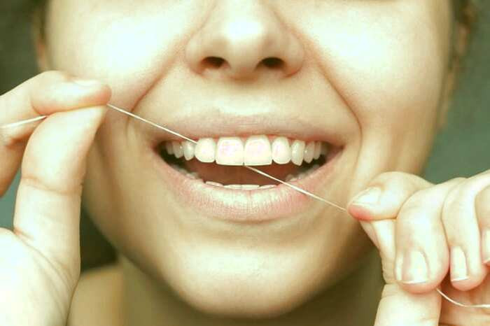 نخ دندان کشیدن صحیح