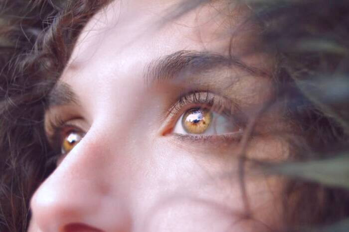 پوست درخشان