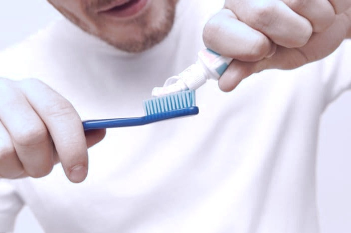 مسواک زدن