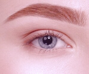 بهترین روشهای طبیعی برای مقابله با ریزش ابرو