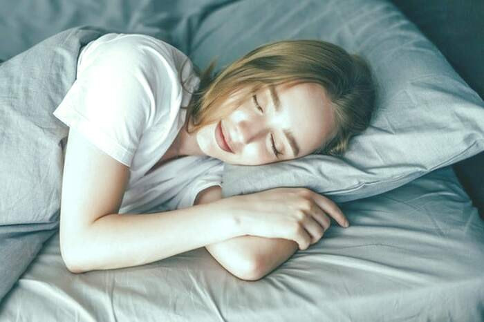 جلوگیری از گردن درد با درست خوابیدن طرز صحیح خوابیدن