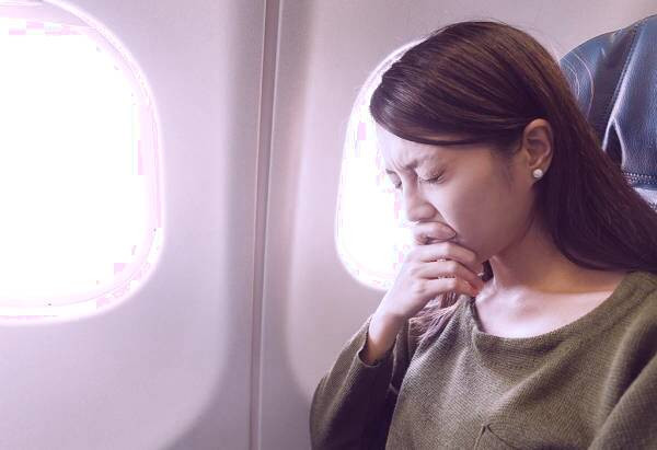 مشکلات سفر با هواپیما حالت تهوع در هواپیما
