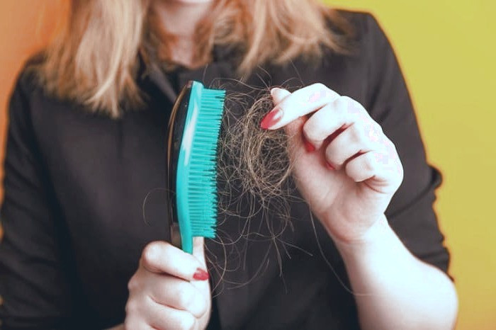 میزان ریزش موی طبیعی در روز ریزش مو در حمام