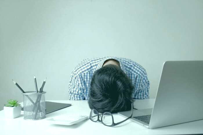 فواید چرت زدن و خواب برای سلامتی فواید چرت زدن