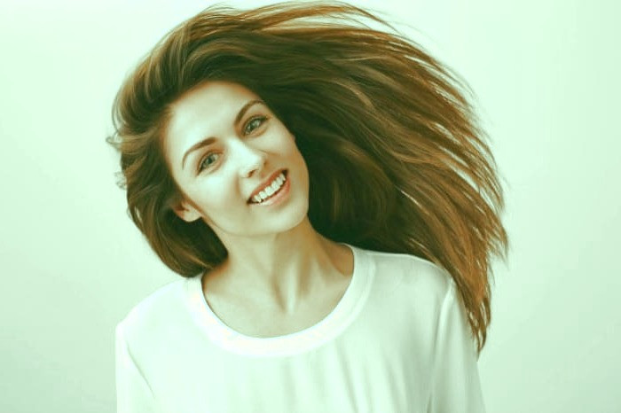 حنا موها را پرپشت، قوی و نرم می کند حنا