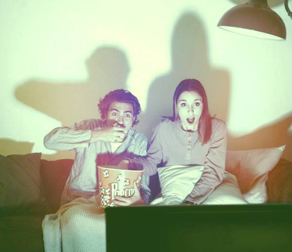 تلویزیون تماشا کردن