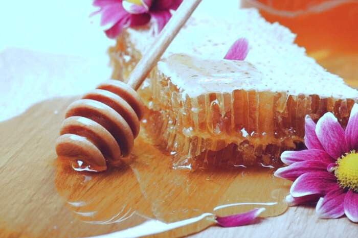 عسل از داروهای مهم طب سنتی عسل