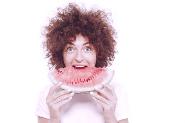 خوردن هندوانه برای بهبود گردش خون خوردن هندوانه