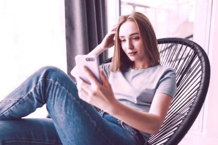 استفاده از گوشی موبایل