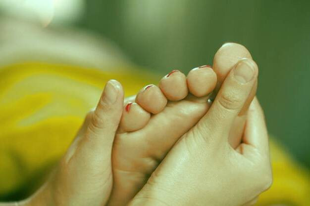 ماساژ شست پا