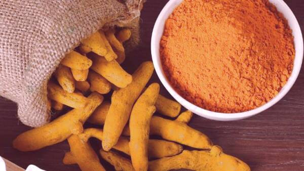 زردچوبه برای پوست