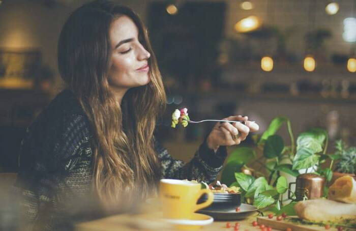 اهمیت جویدن غذا 