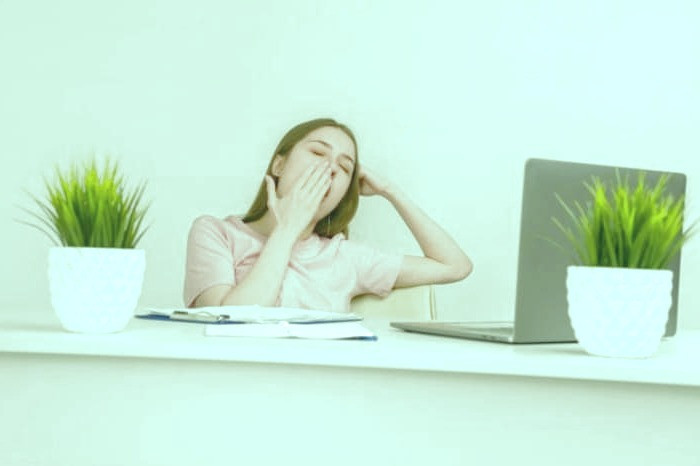 دلیل خمیازه کشیدن