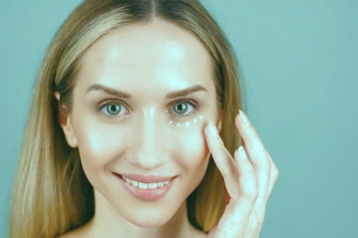 کرم دور چشم