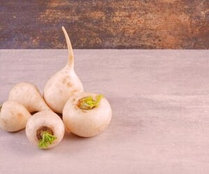 بررسی مزایای مصرف شلغم و روش های مناسب مصرف آن+نسخه درمان سرماخوردگی