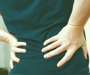 سنگ کلیه: علائم، علل و تشخیص برای زنان، مردان و کودکان