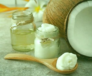 بهترین راهکارهای استفاده از روغن نارگیل برای مراقبت از پوست و مو