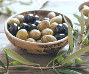بررسی مزایای زیتون سبز و سیاه برای سلامتی