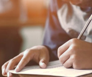 چگونه با استرس امتحان شبانه مقابله کنیم؟ بهترین راهکارهای کارشناسان