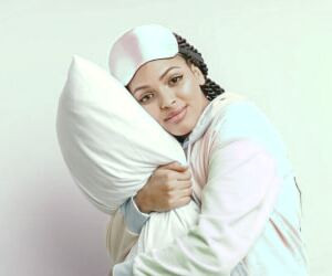 بهتر است هنگام خواب دوشاخه های برق را از پریز خارج کنید