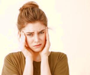 گردن درد: علائم و دلایل پشت سردردهای سرویکوژنیک