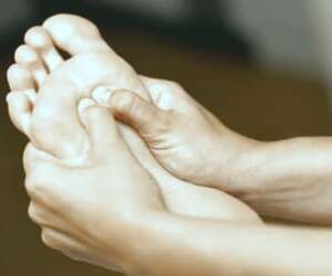 بررسی راهکارهای درمان خانگی برای سندرم پای بی‌قرار بدون نیاز به دارو