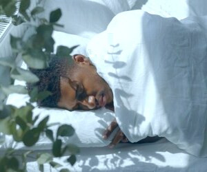 عوارض ناشی از خواب در محیط گرم با لباس گرم