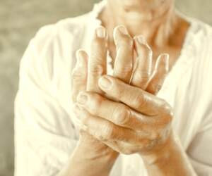 علل بی حسی اعضای بدن